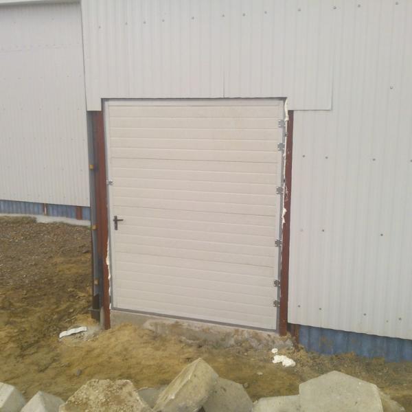 Brama dwuskrzydłowa z panela z pianą poliuretanową 4