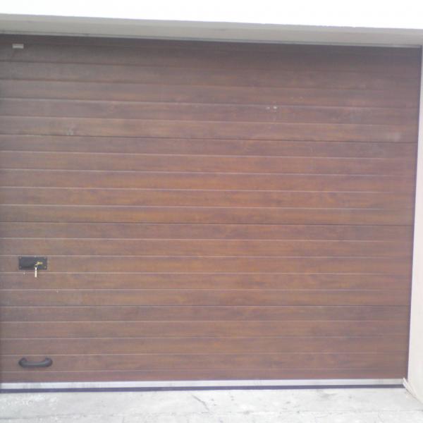 Brama segmentowa z panela z pianą poliuretanową 3